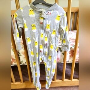 ❤️ 3/$15! The Honest Company Gray and Yellow Kids Footie